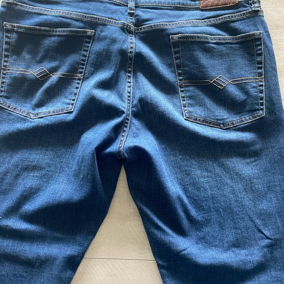 Various sizes and styles all blue like new. See photos of each picture for size - Picture 7 of 8